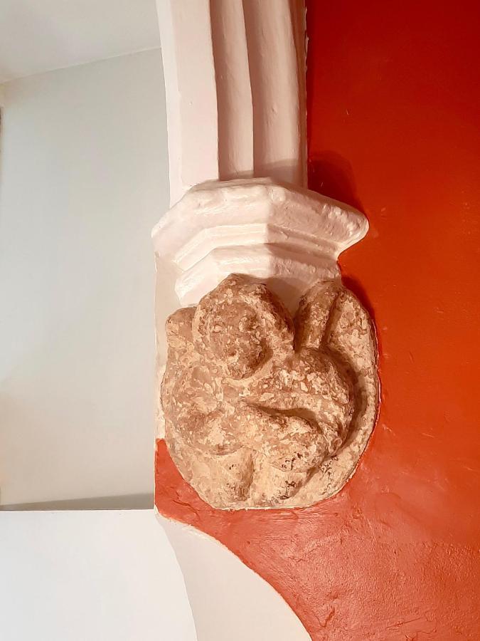 En Plein Coeur : Charmant Gite Centre Amboise Exteriör bild