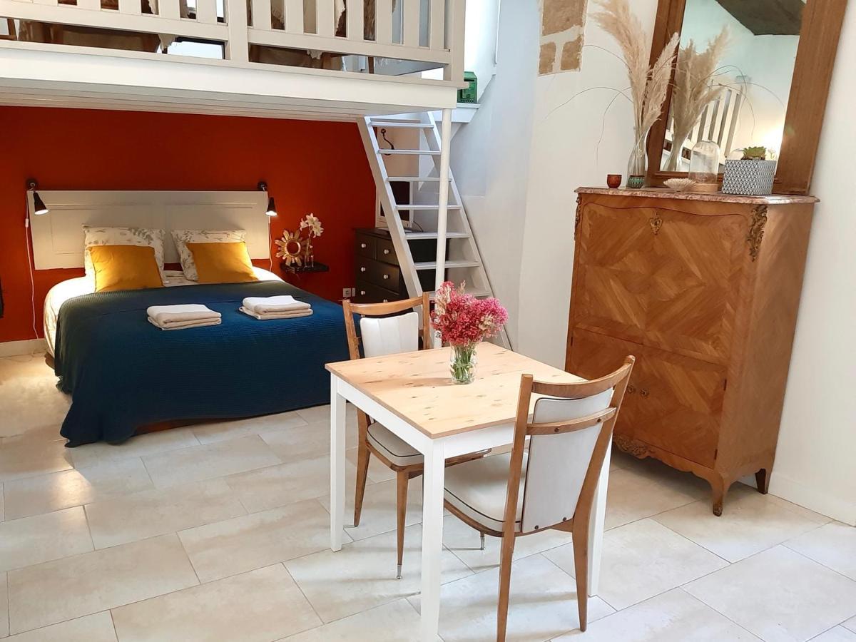 En Plein Coeur : Charmant Gite Centre Amboise Exteriör bild